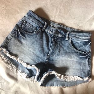 Denim shorts with lace details